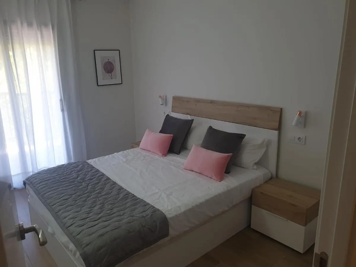 Maxx Apartamento سالو 0*,  إسبانيا